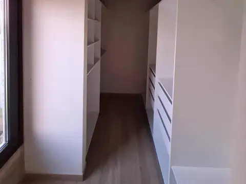 Casa en venta - 3 Dormitorios 4 Baños - 1050mts - Costa Esmeralda