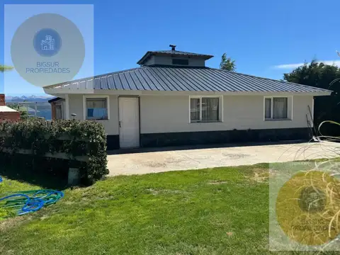 Casa en Venta con 2 cocheras