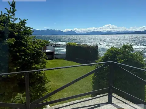 Casa 8 ambientes con 5 baños