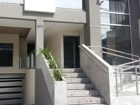 Reyes Católicos Al 1500, Local - Oficina , Piso PB