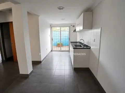 Depto Tipo Casa en Alquiler de 3 ambientes