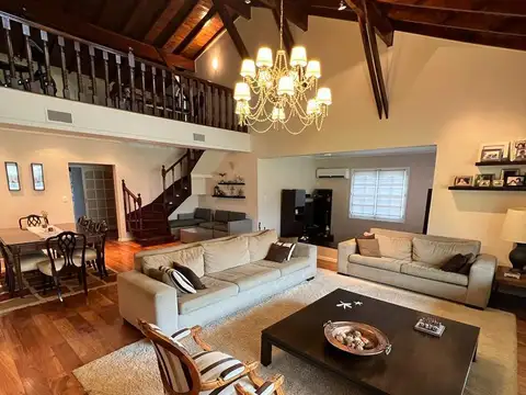 Casa en Venta de 4 dormitorios