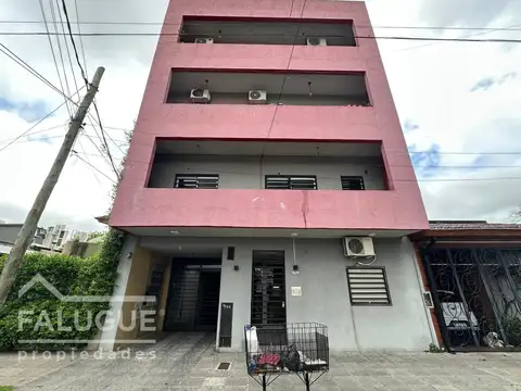 Departamento 2 ambientes con cochera cubierta
