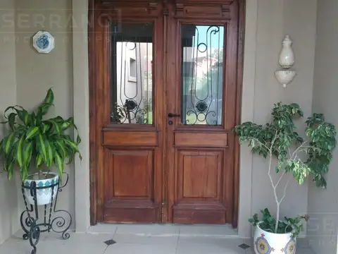 Casa 5 ambientes con 3 baños
