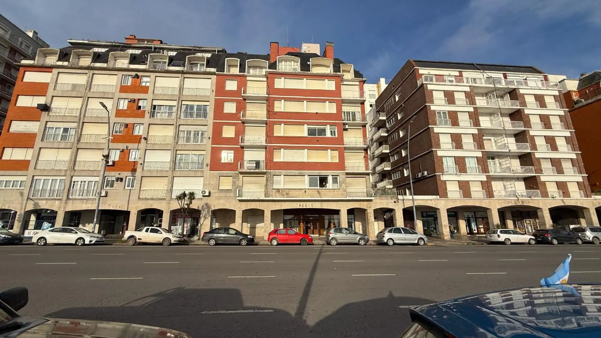 VENTA DEPARTAMENTO 4 AMB C/DEP - FRENTE AL MAR