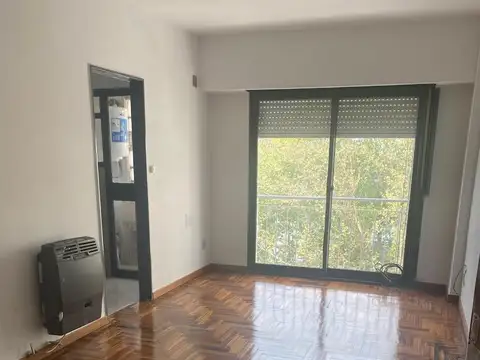 Excelente Departamento 2 amb lateral San Martín centro