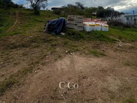 Venta En Pozo Casa De 2 Dormitorios Y Piscina A Estrenar En Barrio Keoken - Tanti