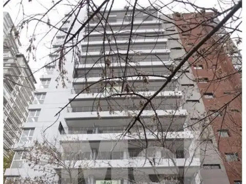 Exc monoambiente con balcón. Apto profesional. 