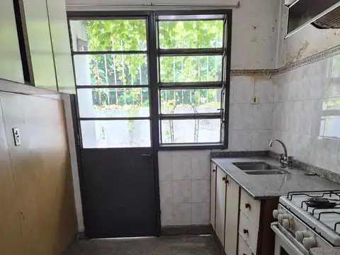 Depto Tipo Casa en Venta en Ramos Mejía Sur, USD 45.000