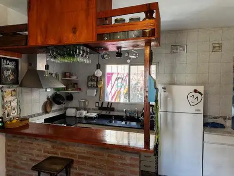 PH EN VENTA VICENTE LOPEZ 4 AMBIENTES C/COCHERA