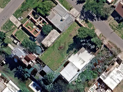 Lote de 300 m² cercado en los Hornos.