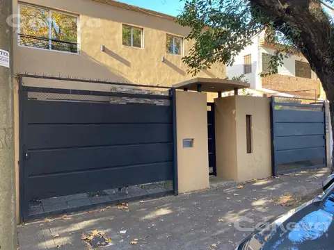 5 dormitorios, 3 baños, centro de Martínez. A 2 cuadras de Av. Santa Fé y media cuadra de Yrigoyen