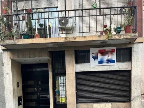 SE VENDE LOCAL COMERCIAL A LA CALLE