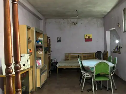 Depto Tipo Casa 6 ambientes con 2 baños