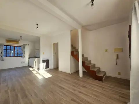 QUIRNO COSTA 700, Piso 1