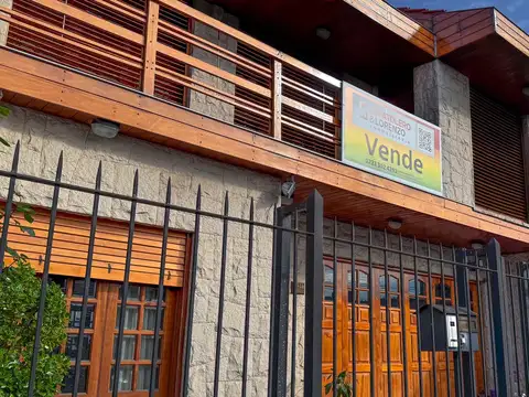 Chalet 6 Ambientes con jardín y quincho - Larrea  al 2900