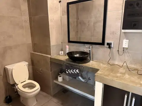 Oficina 2 ambientes con 2 baños