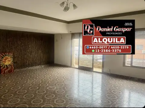 ALQUILER – DEPARTAMENTO 4 AMBIENTES MUY AMPLIO – BUEN ESTADO