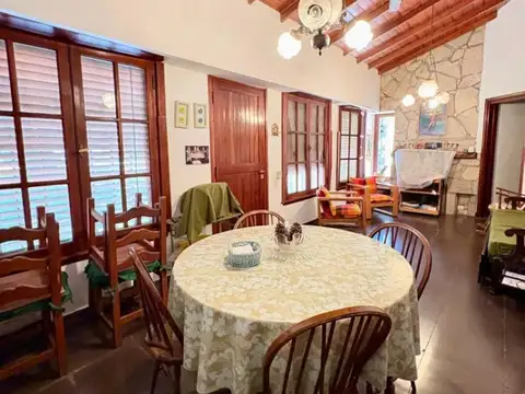 Hermosa Casa quinta en Barrio parque el Remanso. VENDIDA