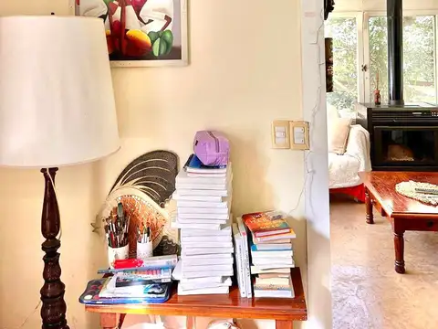 Cod 371 – Propiedad en Carilo con dependencia de servicio en gran lote + Piscina a 4 cuadras del mar