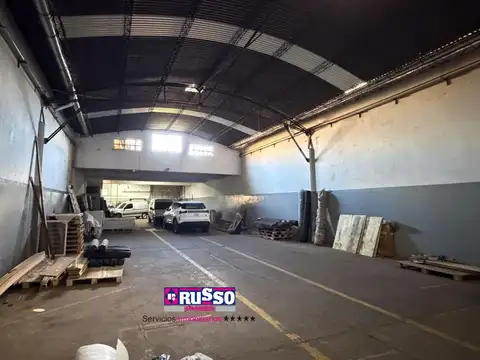 Galpon en Alquiler en Villa Luzuriaga, $ 2.200.000