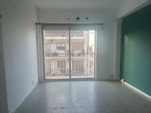 Acevedo 600  3 amplios y luminosos ambientes