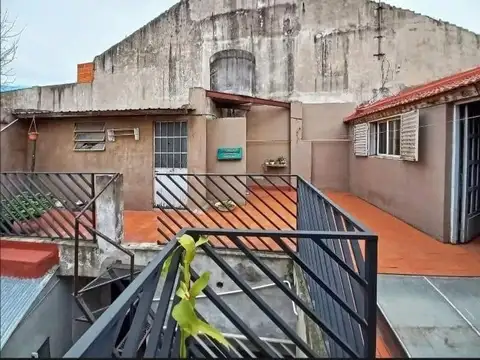 VENTA DE CASA 5 AMB  PARQUE AVELLANEDA  C/TERRAZA
