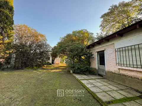 Casa en Venta con 2 cocheras