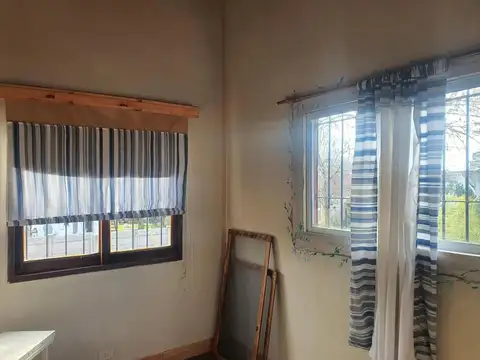 Casa 7 ambientes con 2 baños