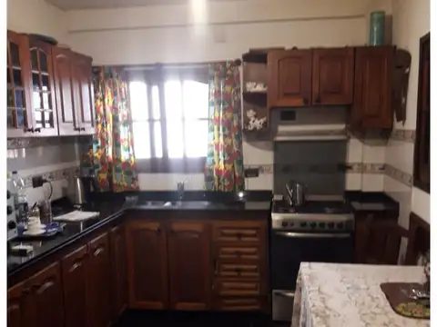 Casa 4 ambientes con 3 baños