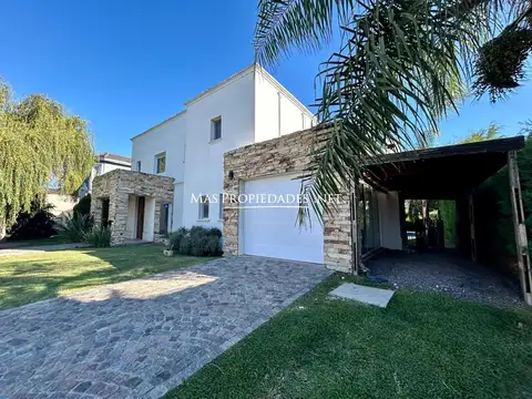 Casa en Venta en El Centauro, USD 299.000