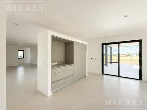 Casa en Alquiler al Este
