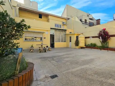 CASA VENTA 5 AMBIENTES COCHERA PATIO VERSAILLES