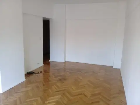 Av Caseros 3400