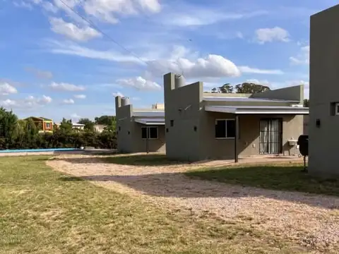 Moderno Complejo 4 Cabanas Equipadas Funcionando