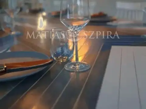 AV, MARTIN FIERRO 3361. Entre Del Cielito y De La Doma