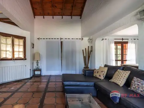 Casa 5 ambientes con 3 baños
