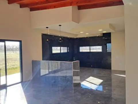 Casa a Estrenar de 140 m² en Casuarinas Club de Campo.