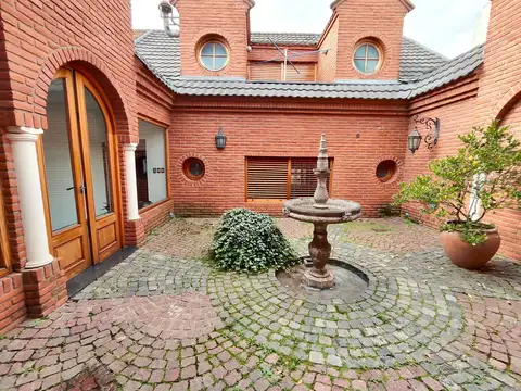 Casa 7 ambientes con 3 baños