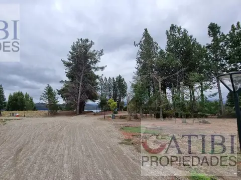 Terreno en venta con acceso a costa de lago. B° Villa de Miguel. Dina Huapi.