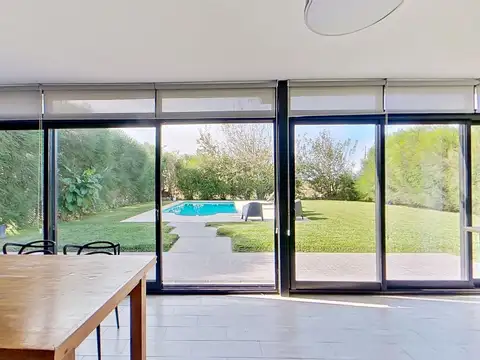 Casa en Venta en Tristan Suarez, USD 230.000