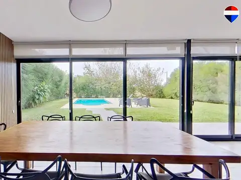 Casa 4 ambientes con 2 baños