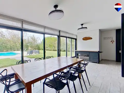 Casa en Venta con 1 cochera