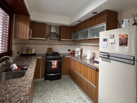 Casa en venta sobre lote propio – Amplia y funcional - Berisso