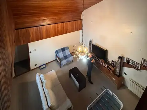 Casa 6 ambientes con 2 baños