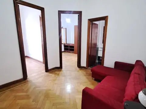 Oficina 6 ambientes con 2 baños