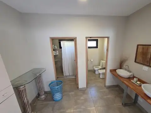 Casa 5 ambientes con 2 baños