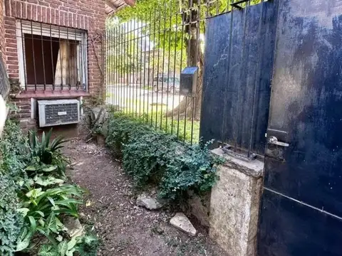 Venta  apta credito casa  con 3 habitaciones en Quilmes
