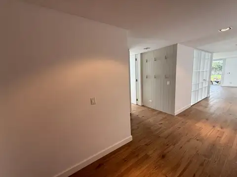 Juan José Paso 1200