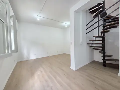 Depto Tipo Casa en Alquiler de 2 ambientes